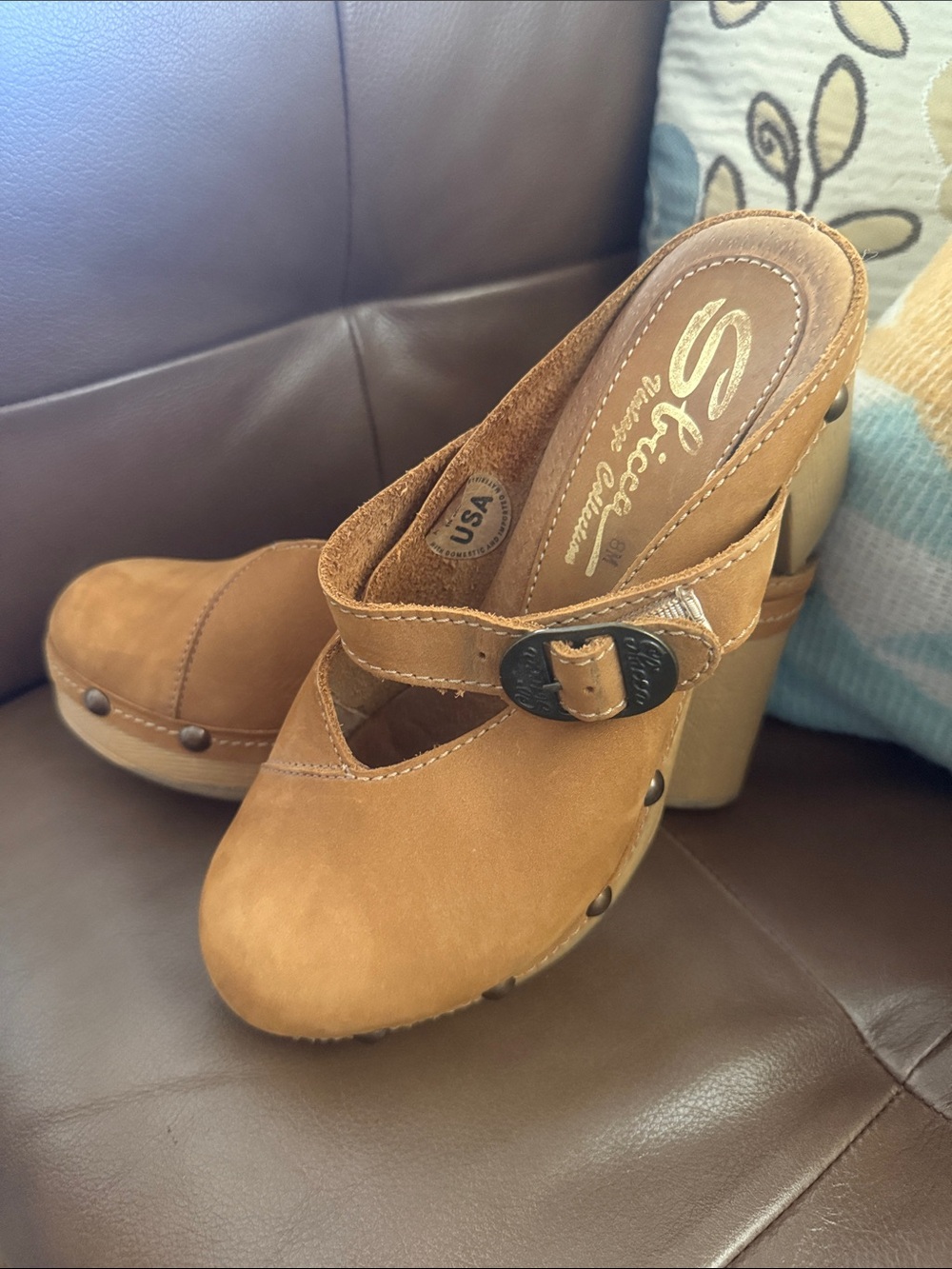 SBICCA Vintage Collection camel suede wooden platform  heeled clogs